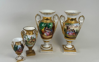 PARIS, XIXe. Paire de vases en porcelaine polychrome à décor de scènes galantes d'une face...