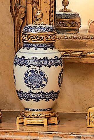 Pair of vases mounted in lamps and pair of Chinese porcelain potpourri decorated in white and blue in the