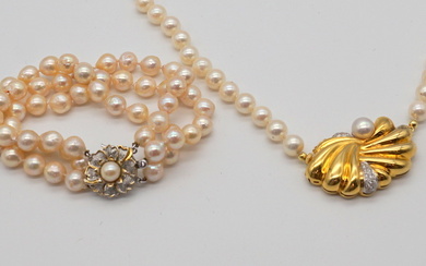 Perlenkette: 750er Schliesse mit grossen Südseeperlen