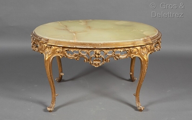 Petite table ovale en bois sculpté et doré... - Lot 6 - Gros & Delettrez