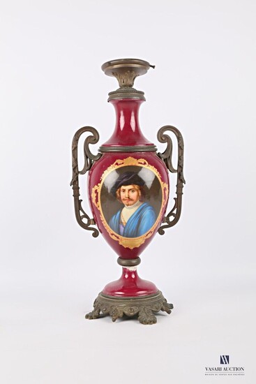 Pied de lampe en porcelaine et bronze de... - Lot 406 - Vasari Auction