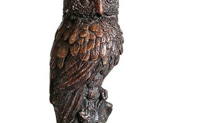 Remarkable Vintage Wood Statue shaped like an Owl