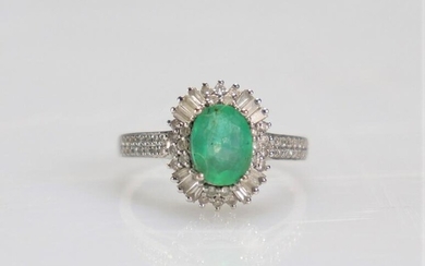 Ring in white gold and emerald (3gr)