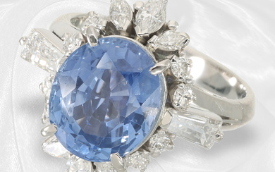 Ring: very fine platinum ring with natural sapphire of 5.6ct, IGI Report