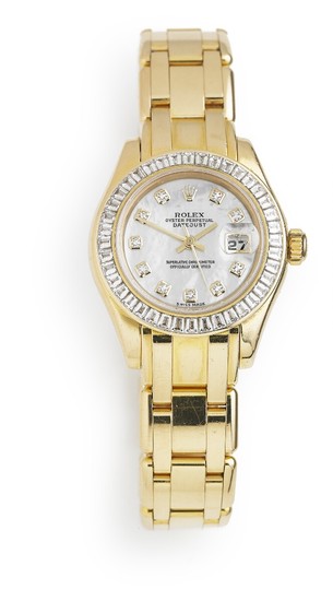 Rolex: A lady's wristwatch of 18k gold. Model Pearlmaster, ref. 80308. Mechanical COSC movement with automatic winding, cal. 2235. 2001.