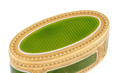 SNUFF BOX, GOLD AND GREEN ENAMEL