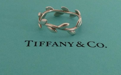 Tiffany & Co. - Olive Leaf Band Ring by Paloma Picasso
