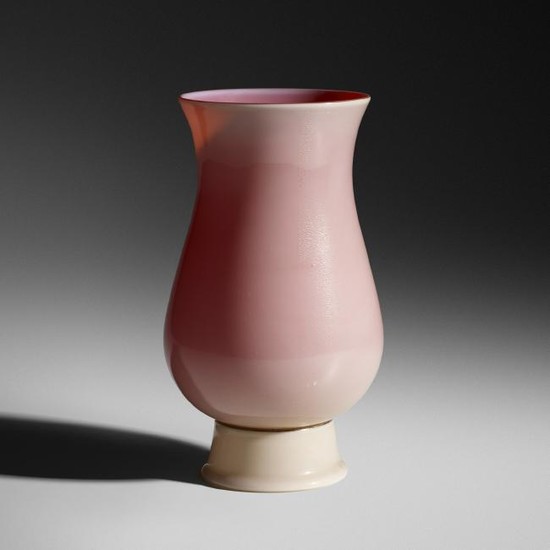 Tomaso Buzzi, Rare Laguna vase with foot, model 3580