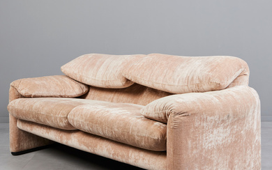 VICO MAGISTRETTI (1920-2006). Cassina, sofa/couch, 'Maralunga' model, velor, plastic, designed in the 1970s, Italy.