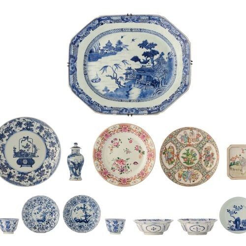 Various Chinese export porcelain items, two blue and white klapmuts...