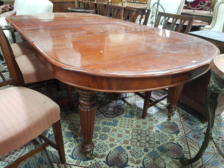 Victorian Mahogany Extension Dining Table, with two leaves & 'D' shaped ends, on turned reeded legs