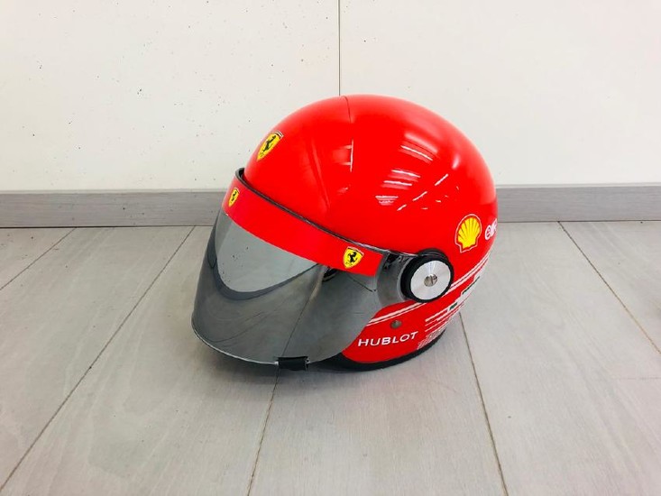 Helmet Pit crew ferrari F1 2017