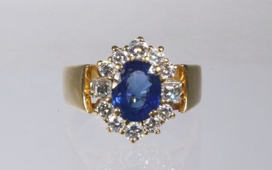 SAPPHIRE AND DIAMOND RING IN 18K GOLD