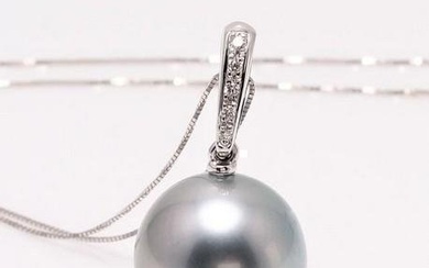 14 kt. White Gold - 12x13mm Round Tahitian Pearl - Necklace with pendant - 0.04 ct