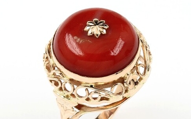 14 kt gold ring with coral , RG...