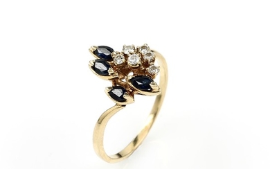 14 kt gold ring with sapphires and...