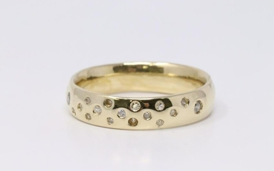14Kt Yellow Gold Diamond Ring.