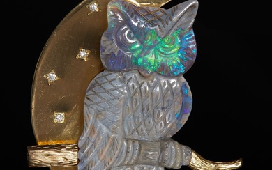 18 CT GOLD CARVED OPAL OWL CRESCENT BROOCH WITH DIAMONDS