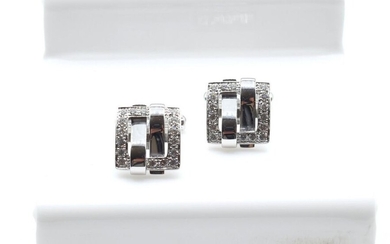2 cufflinks in 18 ct white gold signed and numbered BOUCHERON set with 32 brilliants +/- 1.20 ct - 14.4 g