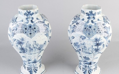 2x Delft vases