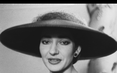 ANONIMO , Maria Callas 1960 ca. Vintage gelatin silver print. Notes on the verso. 8.07 x 11.81 in.