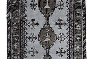 4 x 7 Ivory Persian Tribal Shiraz Rug