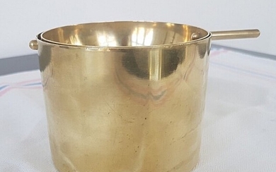 Arne Jacobsen: “Cylinda-Line”. Brass ashtray. Manufactured by Stelton. H. 8 cm. L. 15 cm.