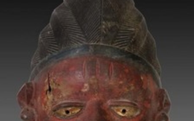Masque heaume "Guelede" sculpté d'un visage…