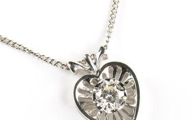 A 14K WHITE GOLD AND DIAMOND HEART-SHAPED PENDANT NECKLACE