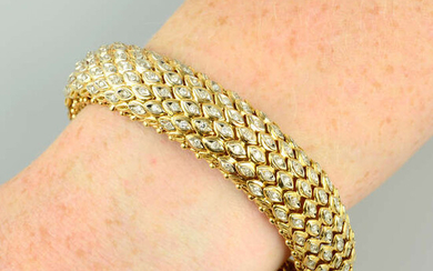 A 1970s 18ct gold diamond bracelet.