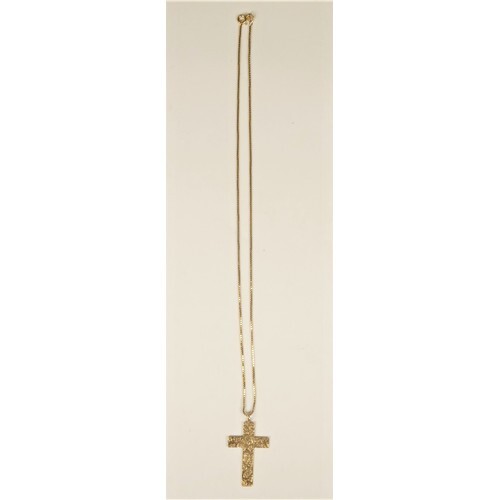 A 9ct textured gold cross pendant, 40mm, chain, 7.6gm