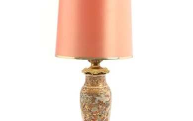 SOLD. A C. 1900 table lamp with body of Japanese Satsuma faience and French gilt bronze mounting. H. including the shade 71 cm. – Bruun Rasmussen Auctioneers of Fine Art