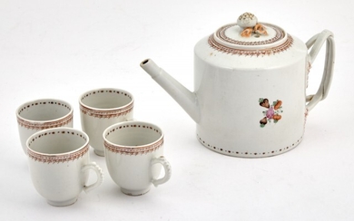 A Chinese Export Porcelain Teapot and Four Cups