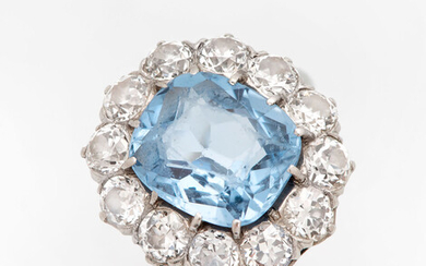 A Fine Edwardian 18K White Gold Diamond and Aquamarine Ring