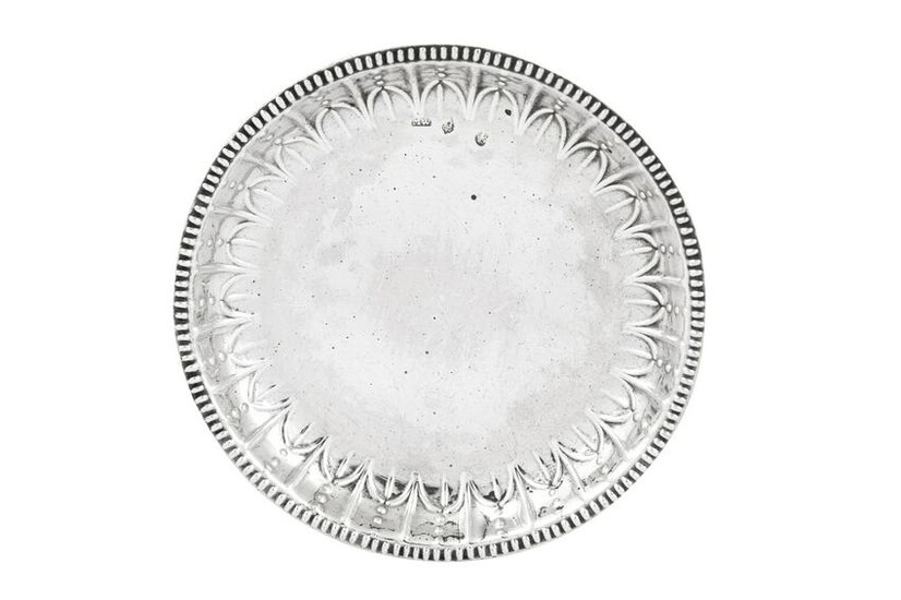 A George III Irish sterling silver counter dish, Dublin