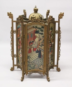 A LARGE 19TH CENTURY CHINESE GILT WOOD & REVERSE