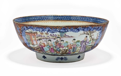 A LARGE CHINESE FINELY ENAMELLED FAMILLE-ROSE PUNCHBOWL, QING DYNASTY, 18TH CENTURY