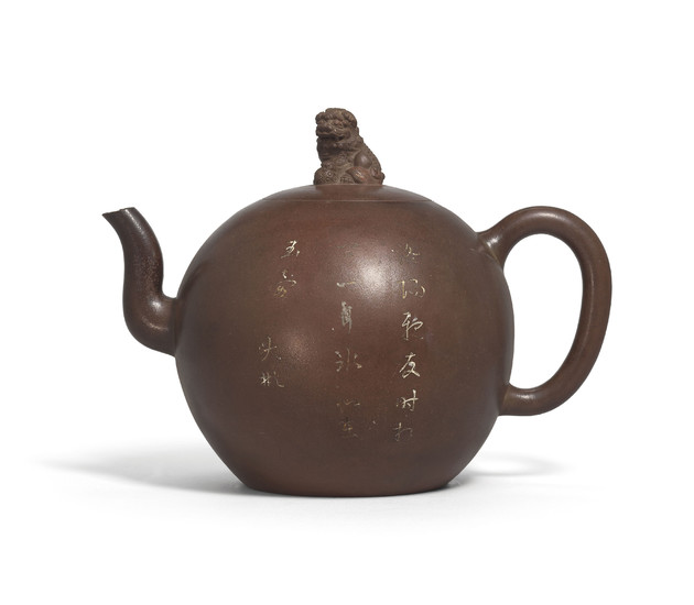 A LARGE INSCRIBED YIXING TEAPOT, LATE MING DYNASTY - EARLY QING DYNASTY, 17TH CENTURY