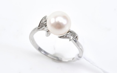 A MIKIMOTO CULTURED PEARL RING IN STERLING SILVER, SIZE M, BOXED