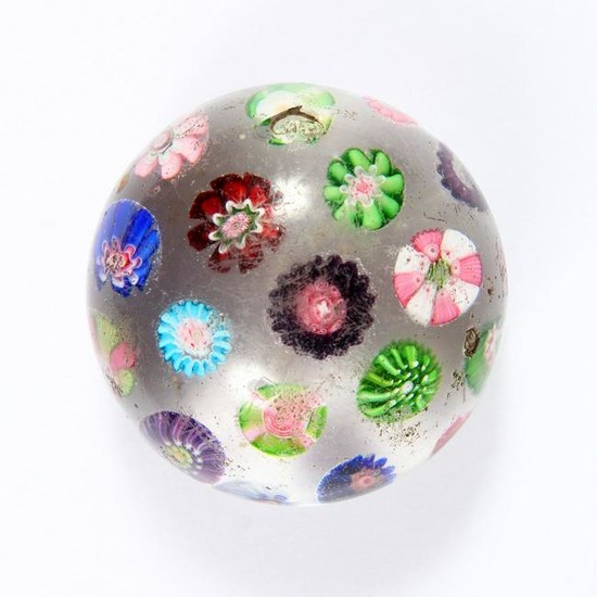 A SMALL CLICHY PAPERWEIGHT. 2.25ins diameter.