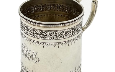 A SMALL VICTORIAN SILVER CHRISTENING TANKARD WITH DECORATION TO...