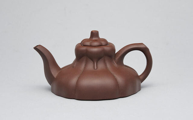 A yixing lobed tea pot