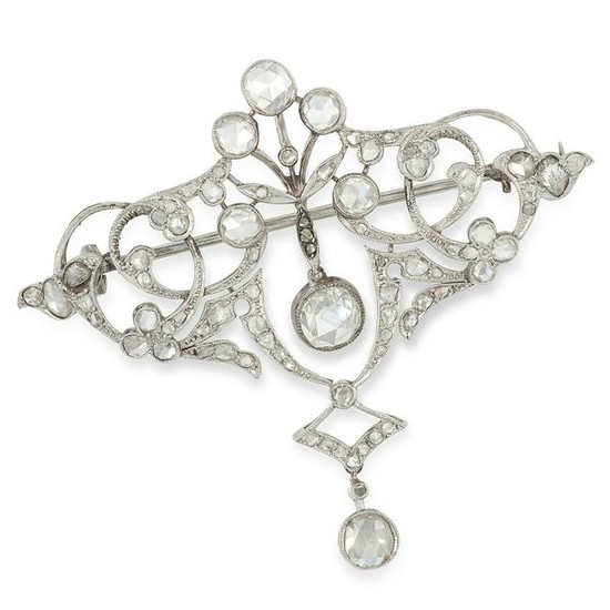 AN ANTIQUE DIAMOND BROOCH set with approximately 2.60