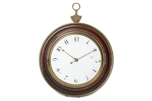 AN EARLY 19TH CENTURY FRENCH BRASS MOUNTED SEDAN CLOCK