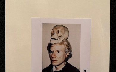 Andy WARHOL (1928-1987), d'après Self Portrait Tirage photographique contrecollé sur papier. Porte une signature sur...