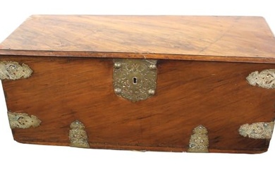 Antique brass and dovetailed seamans chest, 6 board
