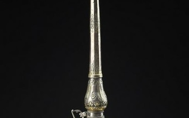 Arte Islamica An embossed silver and silver gilt gun