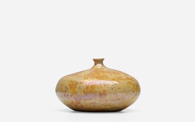 Beatrice Wood, Squat vase