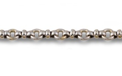 Bracelet signed SUAREZ, made of 18 kt white gold interlaced links. Sailor's loops clasp. Weight:...