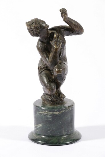 Bronze Classical Figural Study Of a Lady on Marble Base (H:14cm)